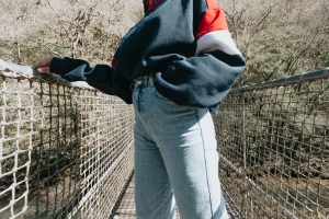 How To Style Mom Jeans for a More Modern Look How To Style Mom Jeans for a More Modern Look